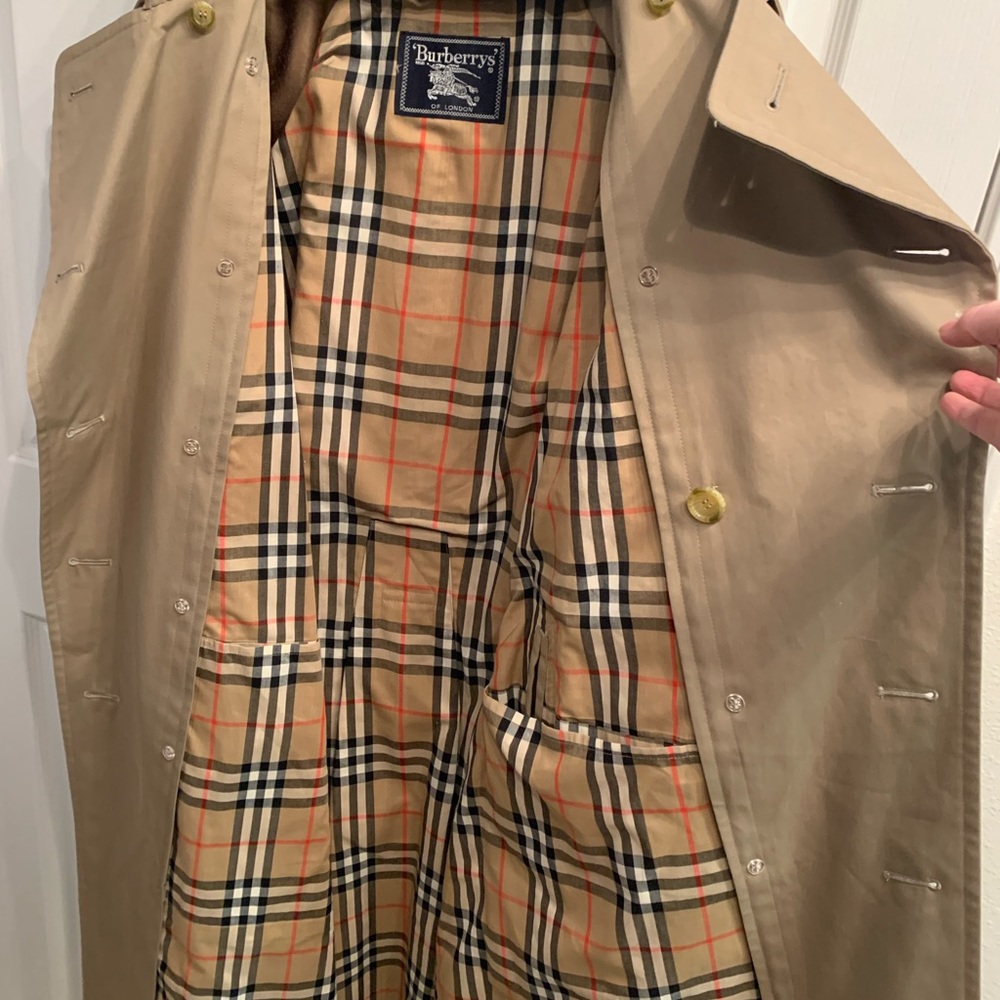 Burberry Men’s Vintage Trench coat 1990’s